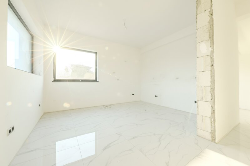 Giulesti Crangasi Casa P+2 Lacul Morii   4 Camere  Langa Gara de Nord